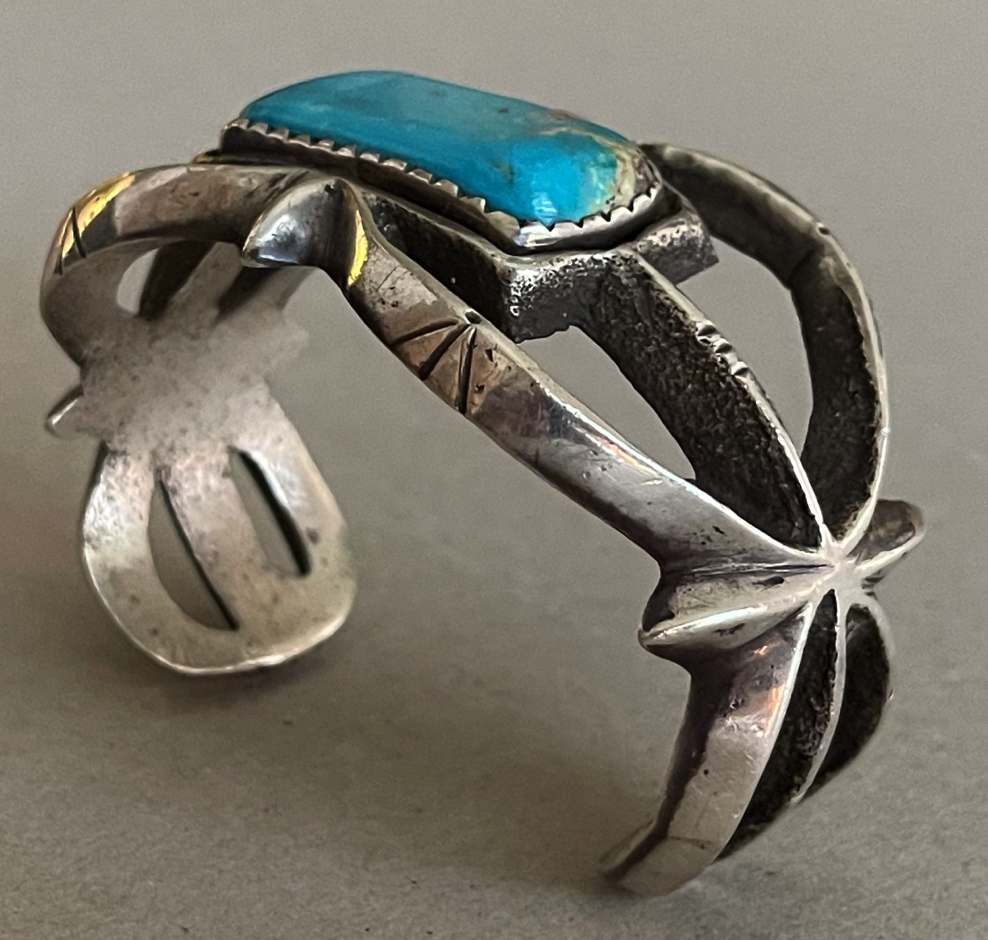 HISTORIC, ANTIQUE AND MODERN SOUTHWESTERN INDIAN JEWELRY